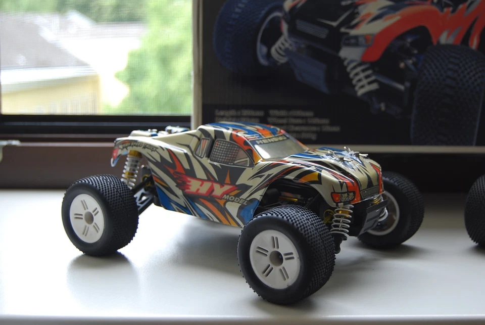 2x Vintage RARE Mini Rave 1/18 RC Truggy Caster Racing Fusion F18 ROBBE HYmodel - Bild 2 von 4