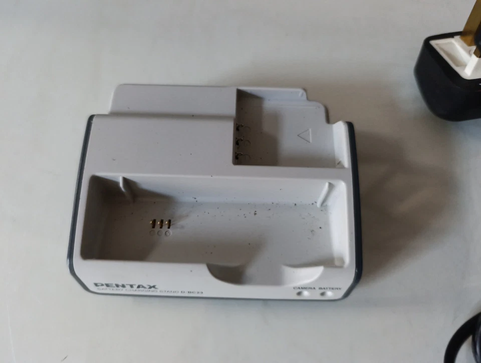 Pentax D-BC23 Battery Charging Stand Cradle for Pentax Optio Cameras w. UK Plug - Image 3 of 4
