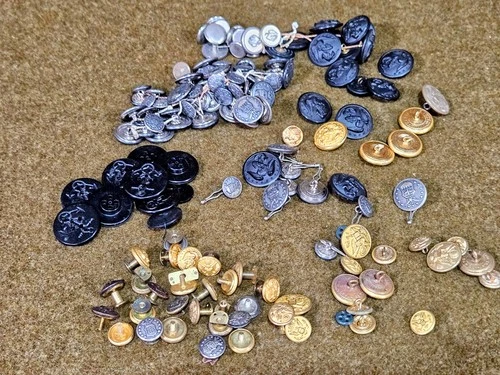 Vintage Lot Of US Military Buttons. United States Army and Navy WW1 and up