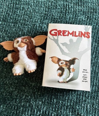 (NEW) NECA Reel Toys Gremlins Gizmo Sealed Action Figure & NECA Gizmo Plush