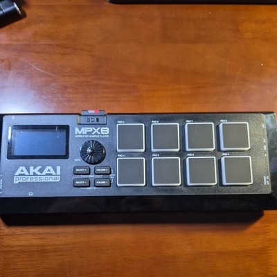 Akai MPX8 Sample Player   Tested   Great Condition   Unit, USB Cable, Box
