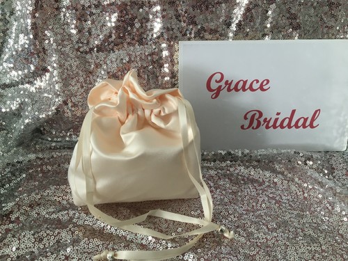 BOLSO DOLLY CREMA DUQUESA SATINADO NOVIA DAMA DE HONOR GRADUACIÓN NIÑA DE LAS FLORES*HECHO/VENDEDOR EN REINO UNIDO* - Imagen 13 de 27
