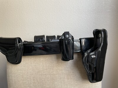 BIANCHI Accumold Elite Duty Belt Hi Gloss W/holster and all items