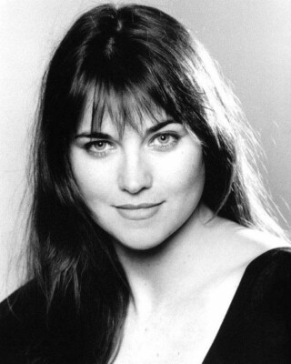 LUCY LAWLESS 8x10 PHOTO * eBay
