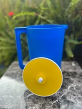 Tupperware Classic Pitcher , 1 Gallon Capacity! FREE SHIPPING
