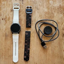 Samsung Galaxy Watch4 SM-R860 40mm Aluminum Case Black with White Sport Band