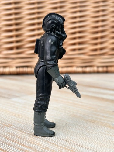 Imperial Tie Fighter Pilot + Original Weapon 1982 Kenner Star Wars Action Figure - Picture 2 of 9
