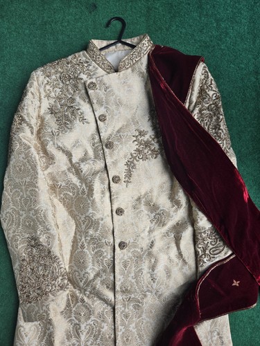Asian Wedding Grooms Complete Sherwani - Men's - Gold/Red - Picture 5 of 11