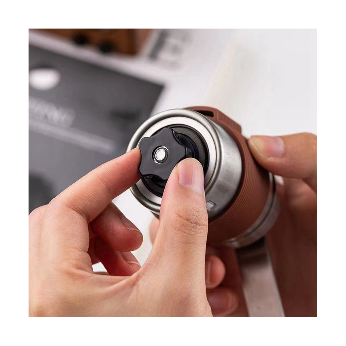 Manual Coffee Grinder Portable Hand Coffee Bean Grinder with Scale1399