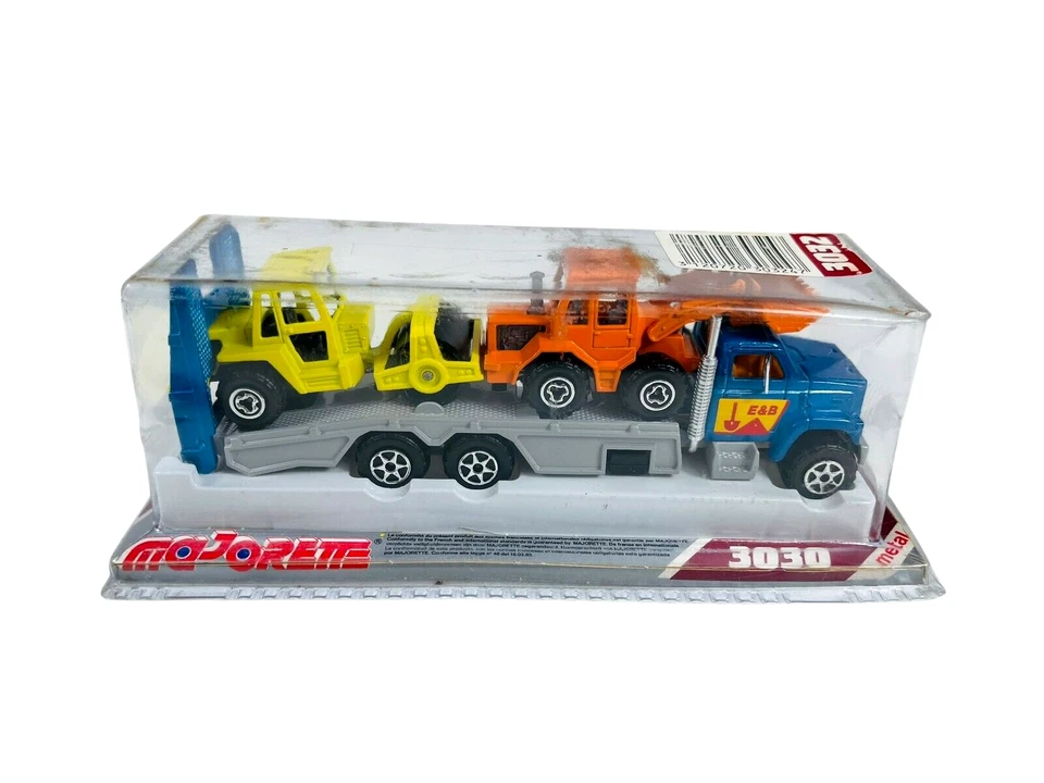 Camión de construcción de servicio pesado Majorette 3032 y camión de volteo 3036 - sellado Foto 2 de 4