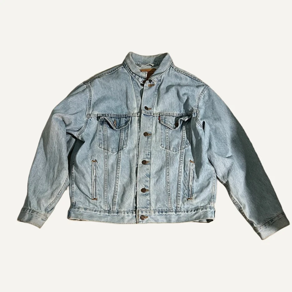 Levi's Men's Light Wash Denim Trucker Jacket Size M - product detail image 1