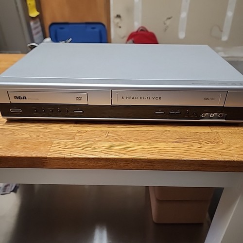 RCA Progressive Scan DVD/Video CD/MP3/Video Cassette Recorder - DRC6350N