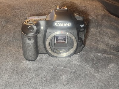 Canon EOS 80D DSLR Camera 24.2 MPBODY ONLY NO POWER AS IS FOR PARTS OR REPAIR 