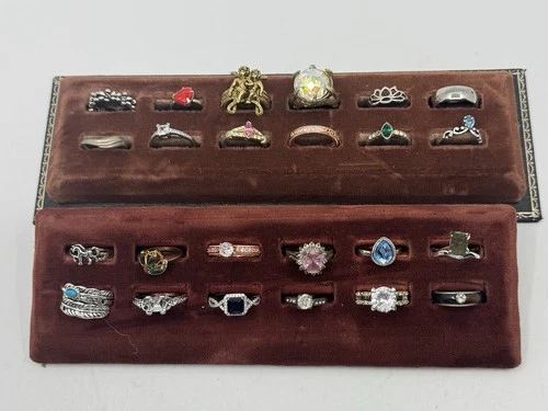 Estate Jewelry Lot 24 Rings Rhinestone Gold Silver Tone Vintage Fashion Sterling