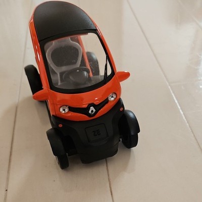  RENAULT TWIZY: Die-cast minicar  1/18 KINSFUN Guter Zustand 