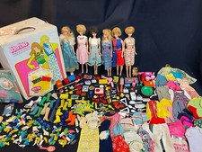 Barbie; 6 dolls, clothes, shoes, accessories and case; Vintage Mattel LOT A
