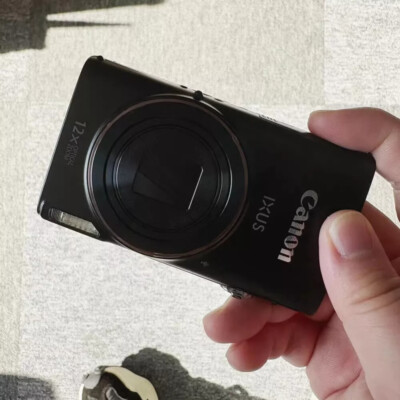 キヤノンのカメラ Canon PowerShot ELPH 360 HS/ IXUS 285 12X Optical Zoom Digital