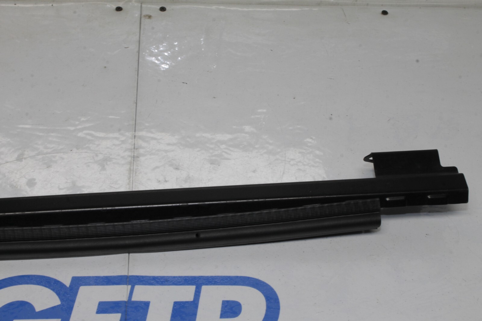 12-14 MCLAREN MP4-12C 12C 570 650 OEM GLASS UPPER TRIM WITH SEAL 11A63A319CP01
