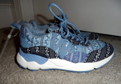 Adorable Chelsea & Violet size 6.5 boho blue floral sneakers lace up women NWOT
