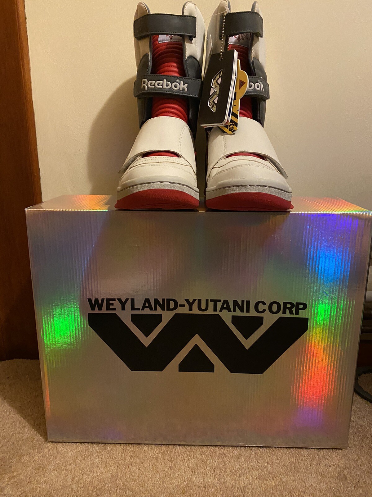 reebok alien stompers, only 426 made, size uk 9, authentic by reebok, never worn image 4