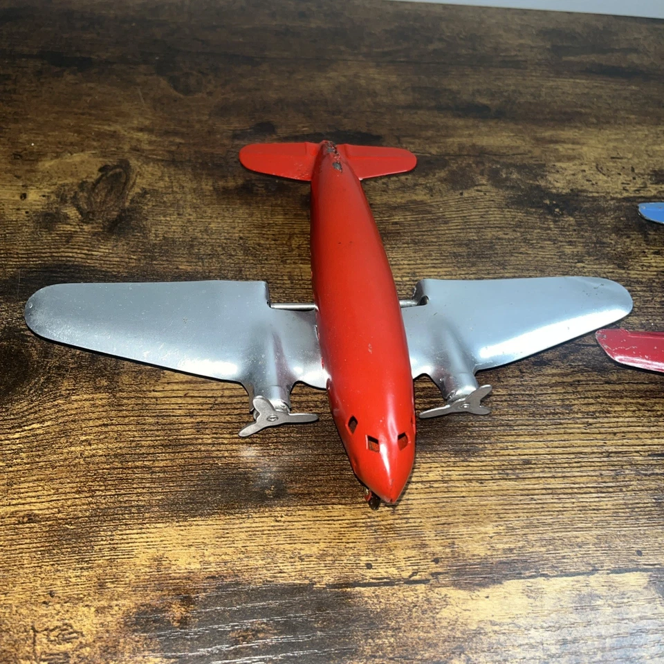 2 AVIONES VINTAGE MARX ?- ROJO, PLATEADO Y AZUL AVIÓN DE JUGUETE DE ACERO PRENSADO 2 10” y 8” pulgadas Foto 4 de 4