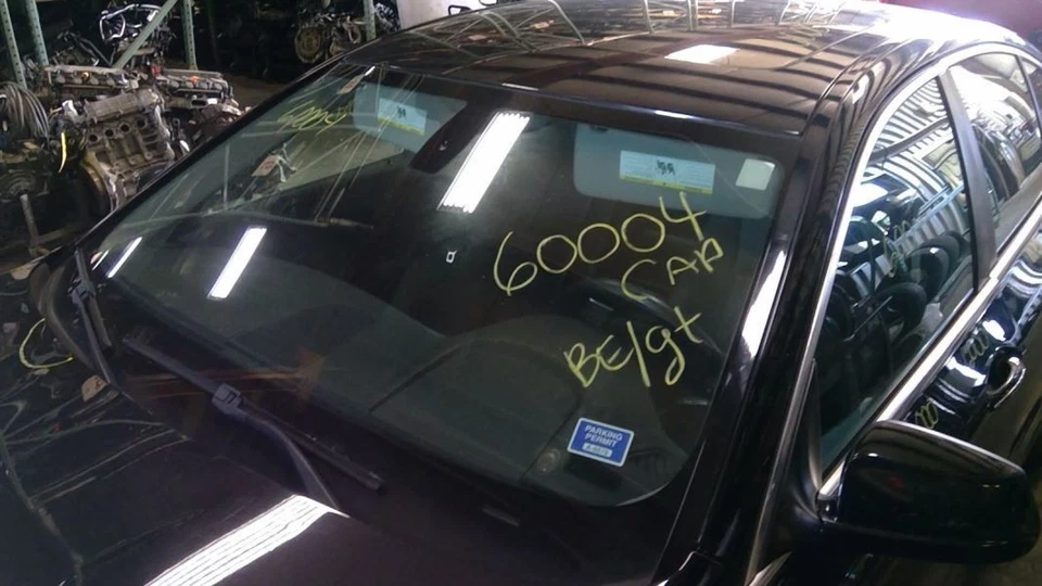 (LOCAL PICKUP ONLY) Windshield Glass Without Head-up Display Heated Fits 11-12 B - Image 3 of 4