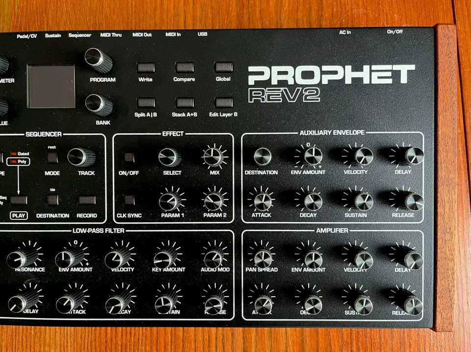 DSI Sequential Prophet REV2 Desktop synth (8 voice) - Pristine condition - Image 3 of 4