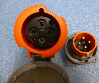 Hubbell Bryant 125/250VAC 30AMP 3 Pole 4 Wire  430C12W Stecker 430B12W Buchse