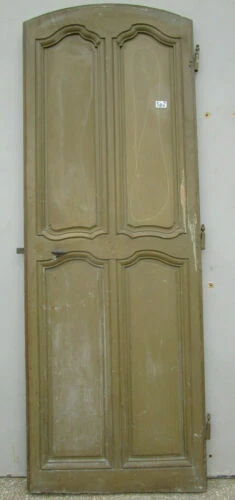 Architecture et matériaux antiques portes en bois