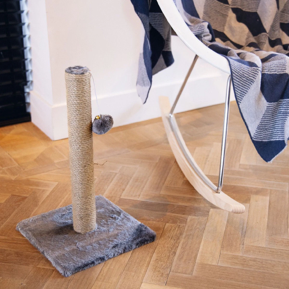 Beeztees scratching cheap post