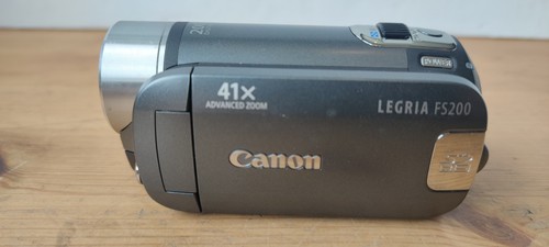 Canon Legria FS200 Camcorder 41x Zoom - Silver - Boxed + Charger & New Battery - Picture 2 of 21