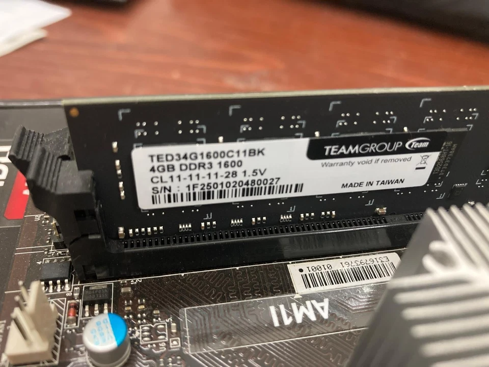 MSI AM1I + CPU AMD SEMPRON 2650 @ 2 X 1,45 GHZ + 4 GB DDR3 - Immagine 4 di 4