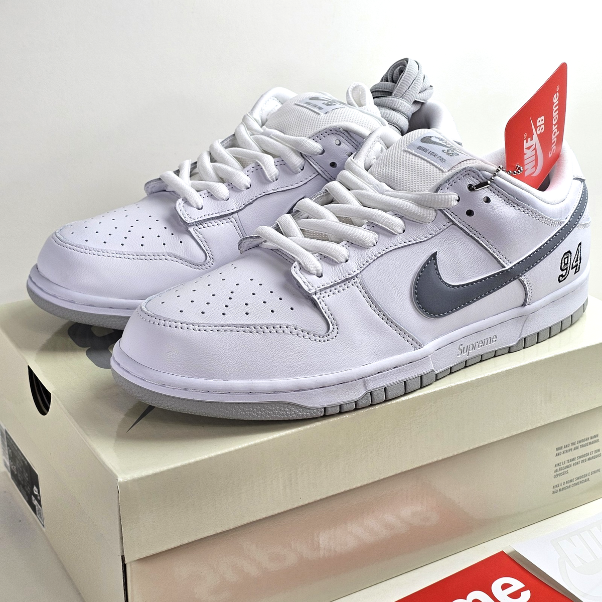 Nike SB Dunk Low x Supreme 94 White Men's Size 11 HQ8487-001 New