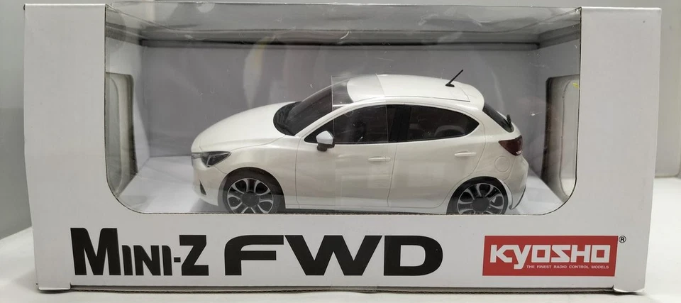 KYOSHO Mazda Demio XD Mini-Z FWD White Pearl Readyset RC Car 32422WP - Image 3 of 4