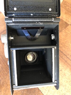 Appareil Photo ancien " DERBY LUX - Som Berthiot Paris Flor ", Vente aux enchères : Timbres