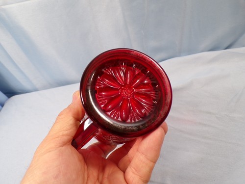 Imperial Robin Red Carnival Glass Mug - Picture 6 of 8
