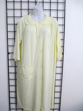 SHADOWLINE SIZE LARGE YELLOW / NYLON / COLLARED / BATHROBE