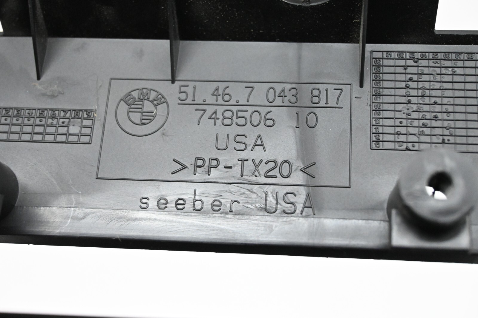 ⭐0308 Bmw E85 Z4 Rear Center Console Lower Oddments Storage Tray Trim