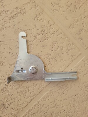 GE GDF530PGM4BB Arm Hinge Asm Rh WD14X20128