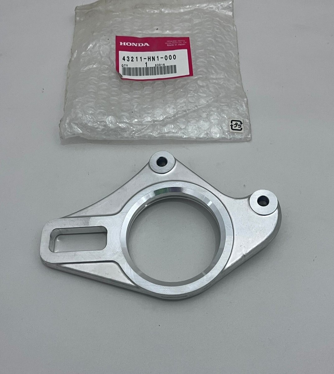 HONDA TRX400EX FOURTRAX 1999-2001 REAR CALIPER STAY # 43211-HN1