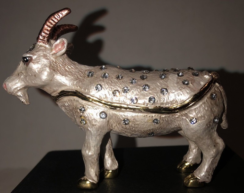 CAPRICORN TRINK ME ART COLLECTION TREASURE IT GOAT TRINKET BOX