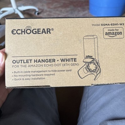 Echogear Outlet Hanger White for Amazon Echo Dot 4th Gen EGMA-EDH1-W2