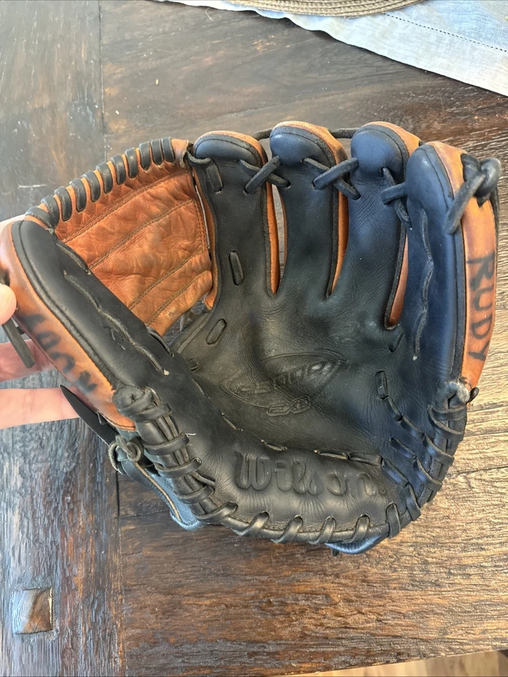 Luva Wilson A3000 tamanho 10,75” mão direita defensores internos Exo Tech adulto seminovo RARO - Imagem 3 de 4