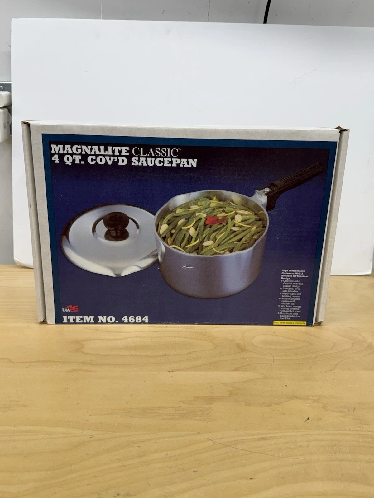 Vintage NOS Magnalite 4684 Made In USA 4 Quart covered Sauce Pan w/ lid In Box!