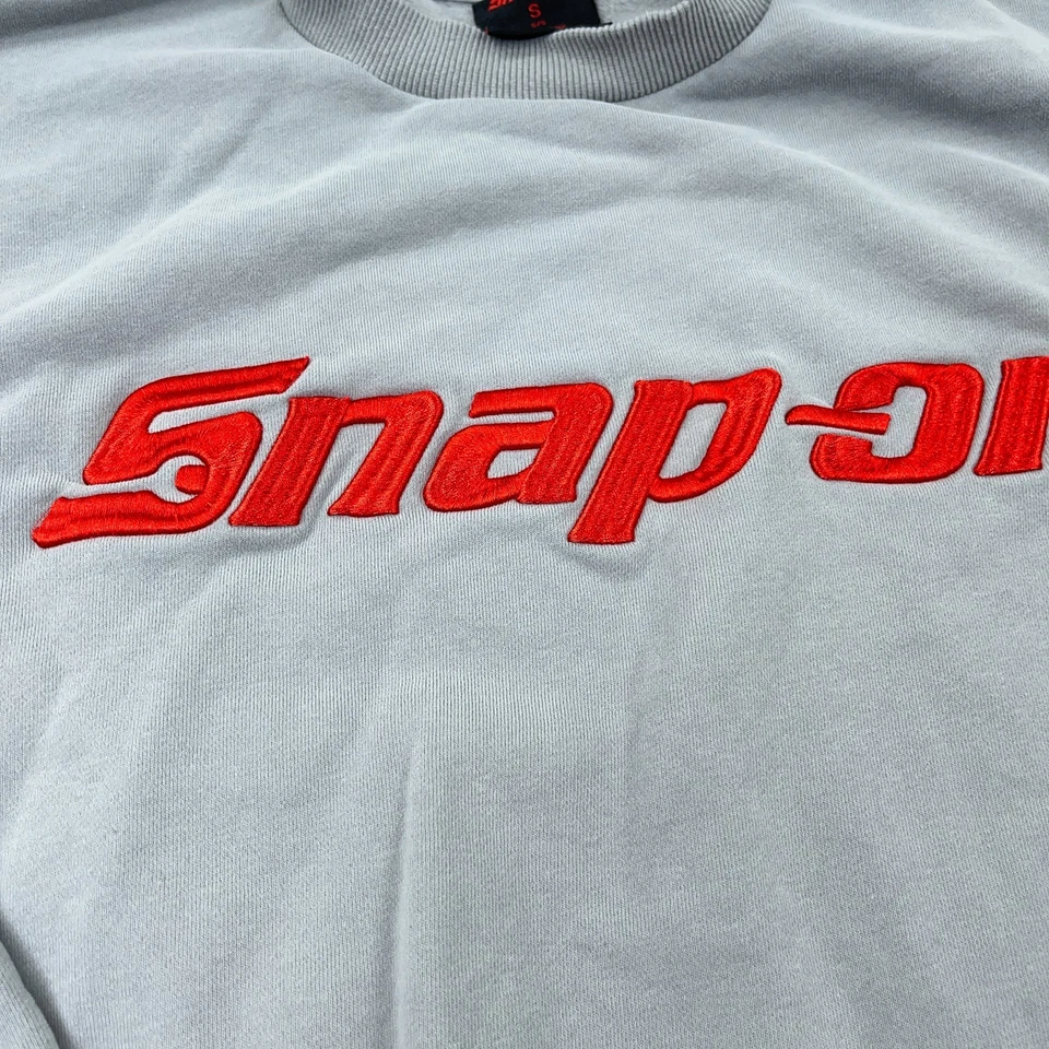 Sudadera a Presión Hombres Pequeña Gris Roja Cuello Redondo Suéter Herramientas de Deletrezo Adulto Foto 3 de 4