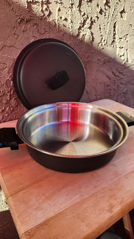 Miracle Maid Stainless Steel 9.5in Lidded VGC