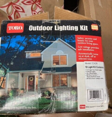 NOS TORO 18pc Outdoor Landscape Lighting System Kit 52428 + 50 foot Cable 14 ga