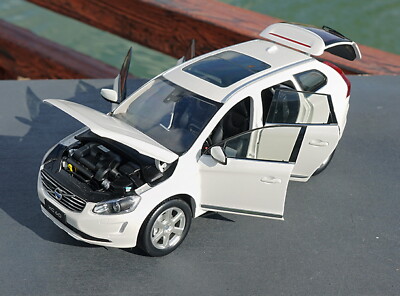 1/18 Scale VOLVO XC60 T6 AWD White 2015 Diecast Model Car Toy