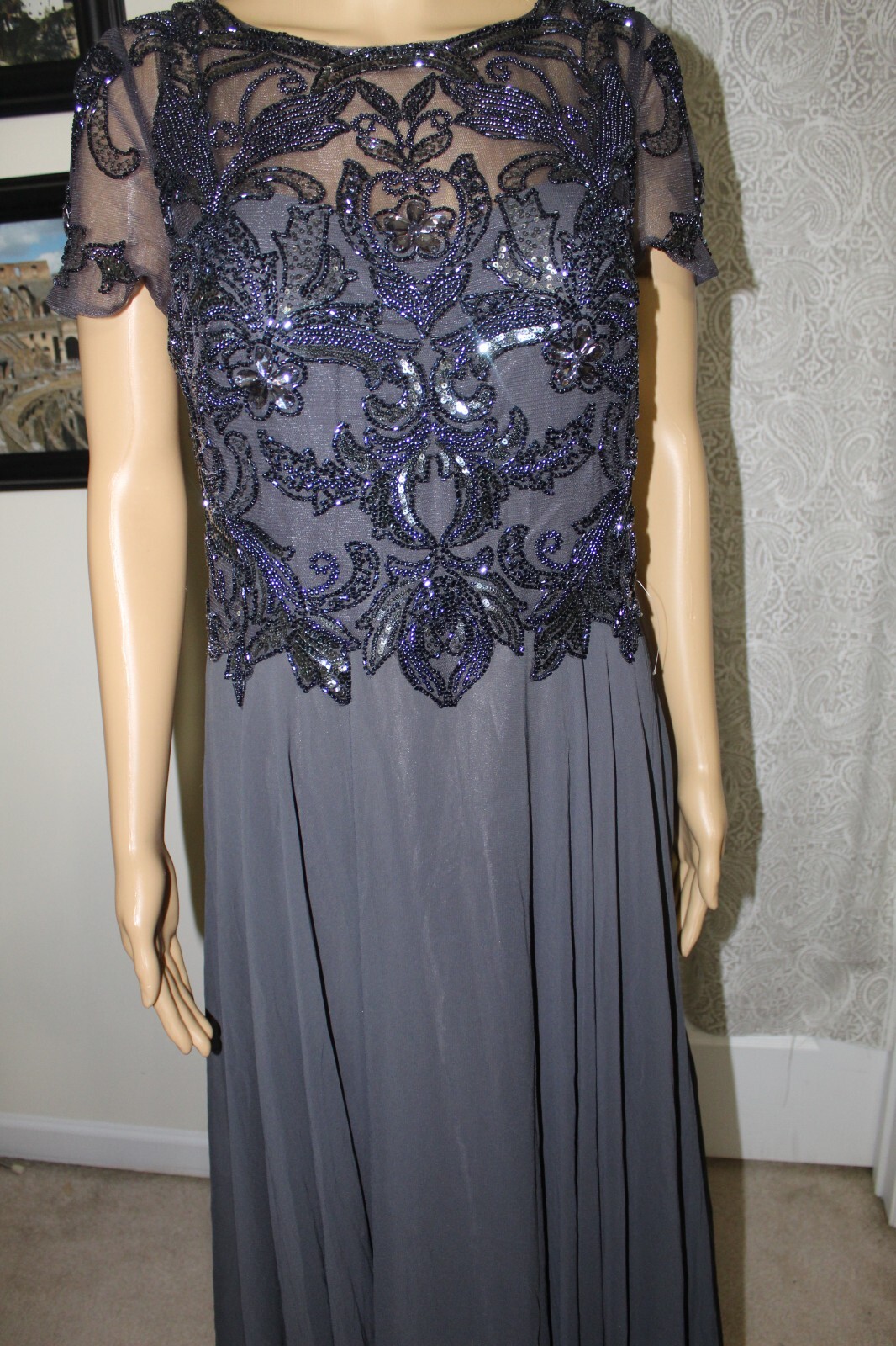 Xscape Women's Embellished Short Sleeve Chiffon Gown Dress Size 10 New