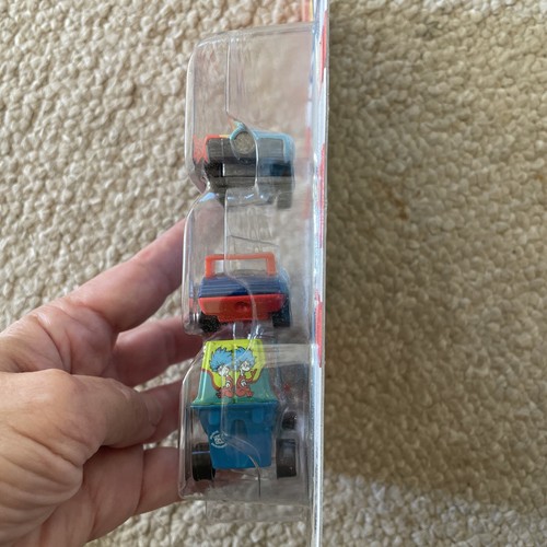 Johnny Lightning Dr. Seuss The Cat in the Hat Movie 3-Pack 1:64 Scale MOC - Picture 3 of 4